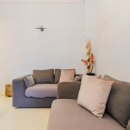 Lavender 2bdrm Apartment, Vesta Philoxenia